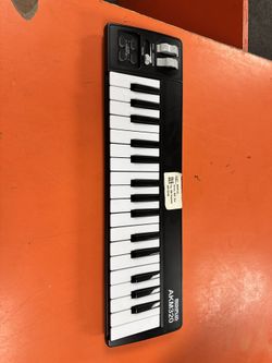 MidiPlus AKM320 Keyboard Controller