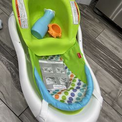 Fisher-Price Baby Bath Tub, 4-in-1 Newborn to Toddler Tub with Infant Seat Bath Toys