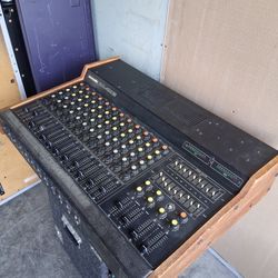 Acoustic Pa400s Powered Mixer 