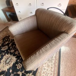 Chair on rollers like new