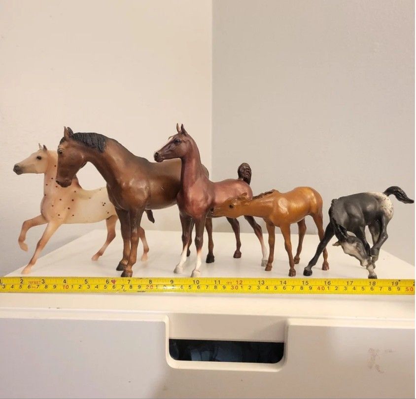 Lot of 5 Breyer Molding Company Horses 