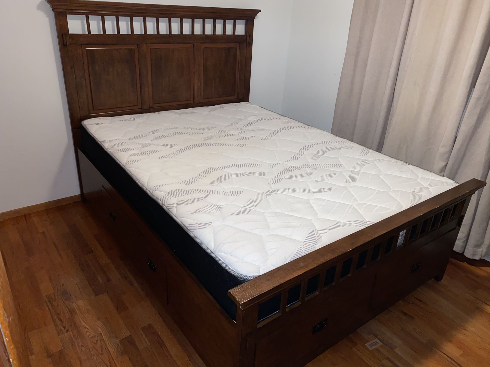 Wooden Queen Sz Bed W/ Storage