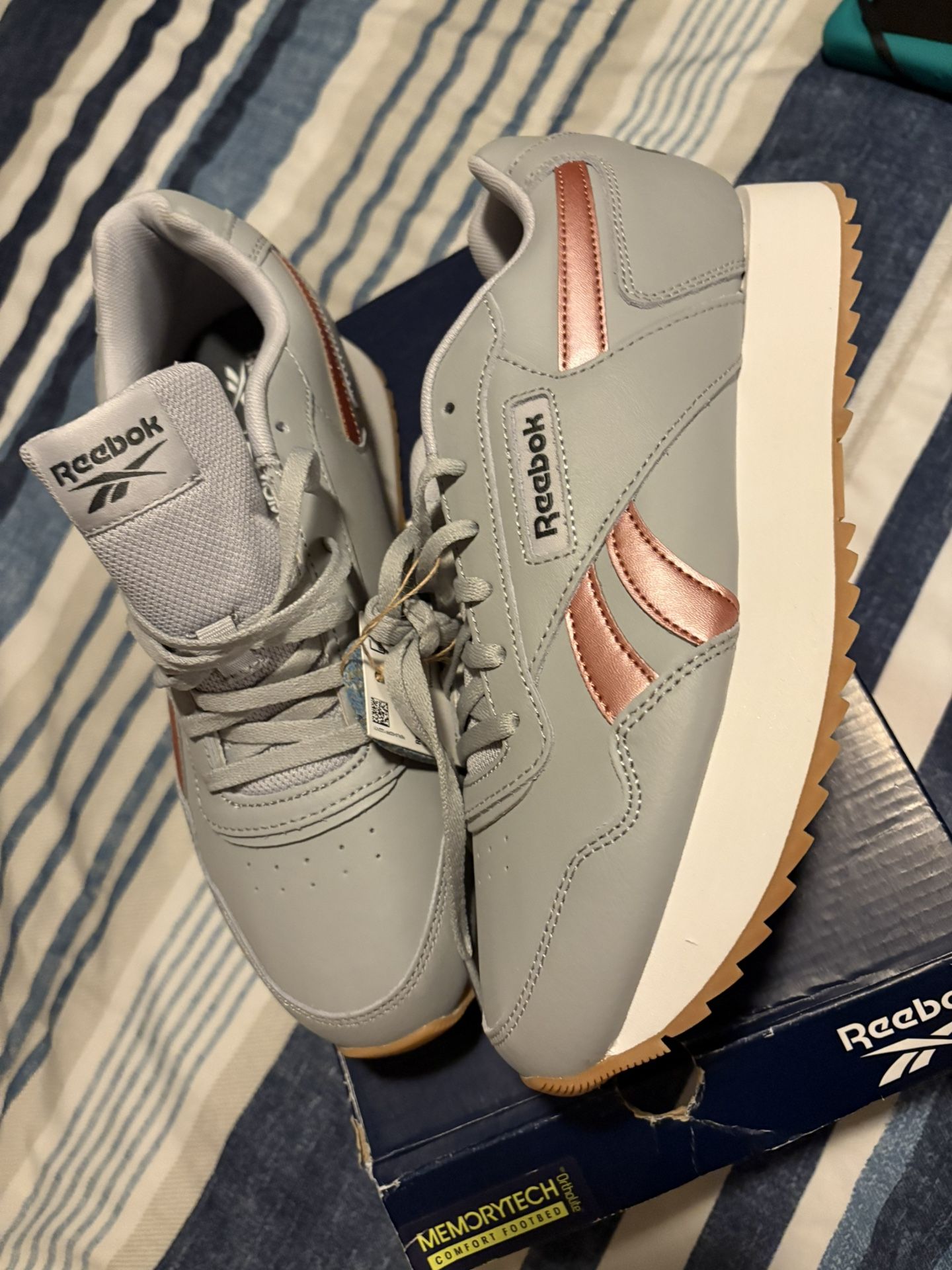 Womens Reebok Shoes Size 10 