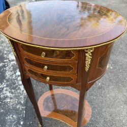   Side tables : crafted from beech wood, hand-carved with intricate brass designs and inlaid flower patterns, are a testament to our luxury furniture 