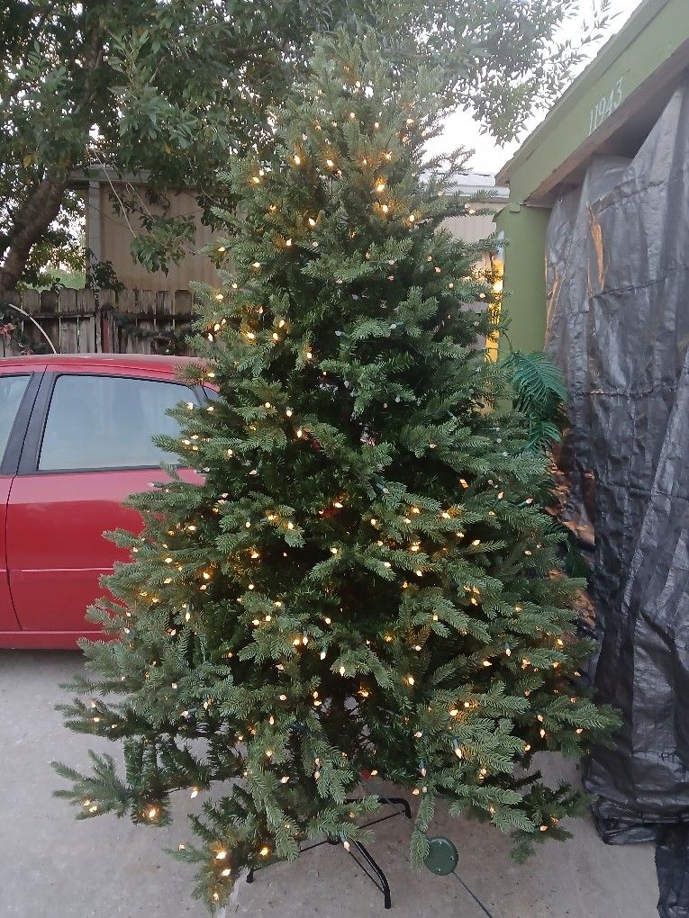 Christmas Tree 7.5ft