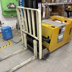 Yale Fork Lift Needs New Batteries 