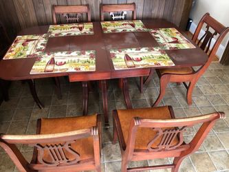 Dining table +5 chairs