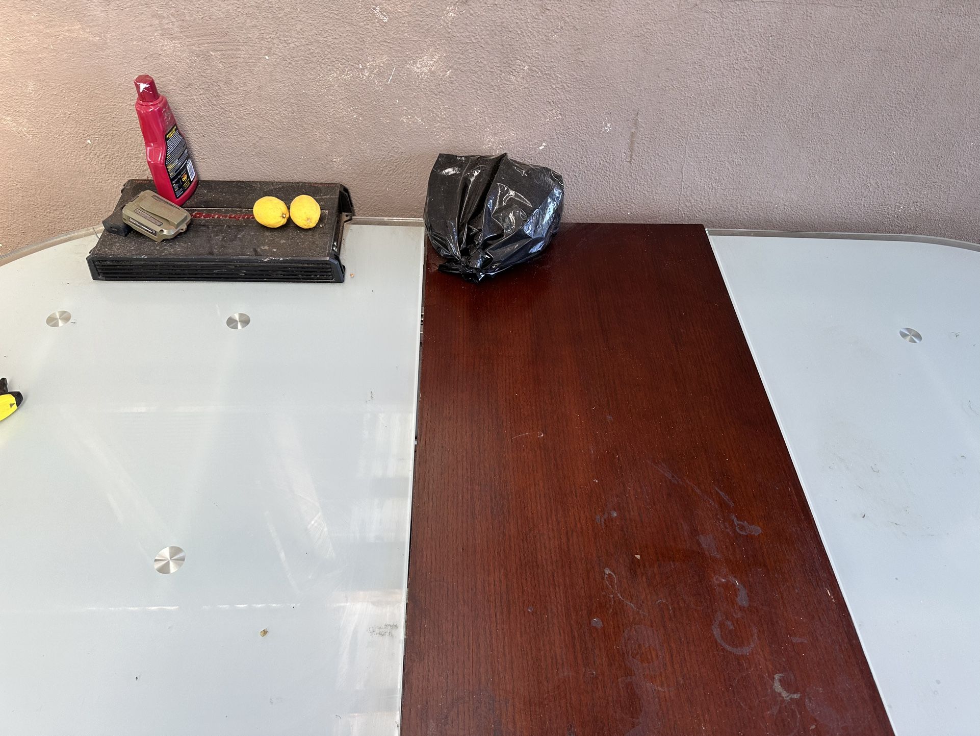 Table Good Condicions Just Need To Clean Before Selling