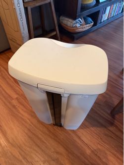 Umbra Garbage Can