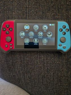 Portable game console