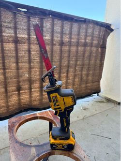 DEWALT 20V MAX XR Cordless Reciprocating Saw