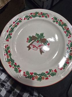 12 Christmas Holiday Ceramic Dinner Plates