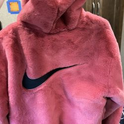 Nike Women’s Faux Fur Jacket (DD5116-622) – NWT Size  Small– Pink
