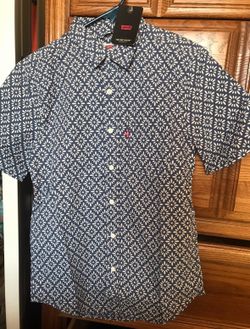 NEW Men’s XS Levi’s shirt