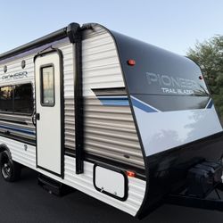 Heartland Pioneer Camping Travel Trailer 