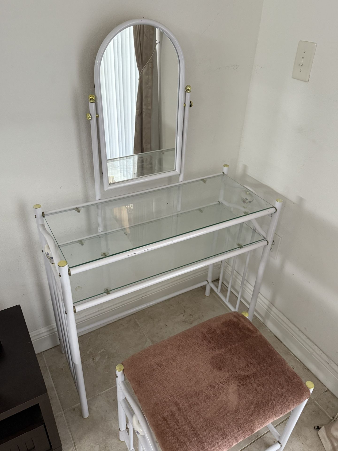 Vanity Table with Mirror and Stool – Glass Top
