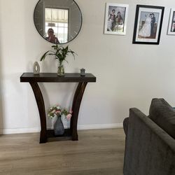 New console Table