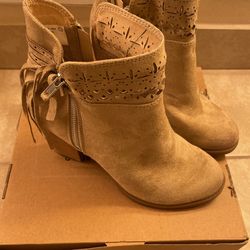 Beige Boots