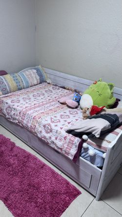 Pull Out Bed With Storage