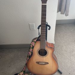 Breedlove Right Handed Acoustic/Electric Guitar