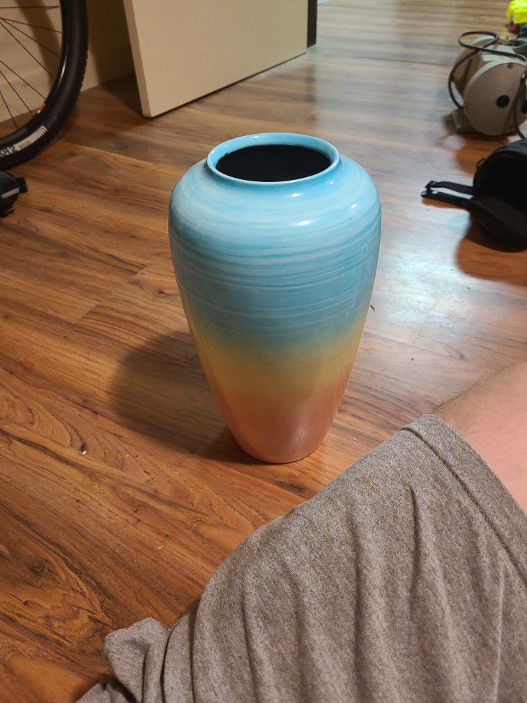 ceramic otagiri ombre colored vase