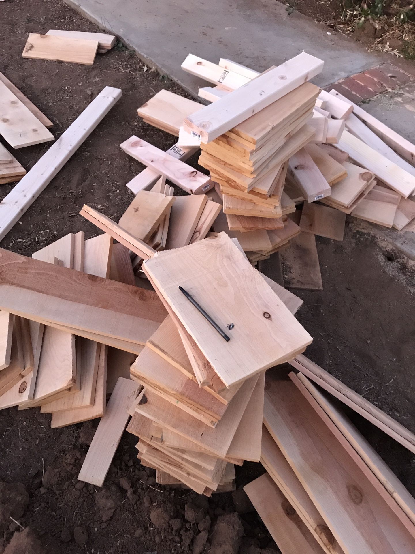Pieces cedar wood free