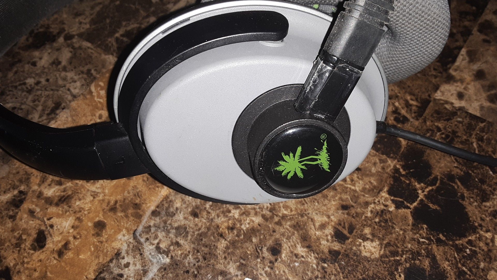 Turtle beach-Call of Duty: MW3 Ear force delta gaming headset
