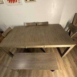 Living Spaces Orta Dining Table Set Extendable  Bench and 4 Chairs