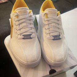 Women Sketchers Size 71/2