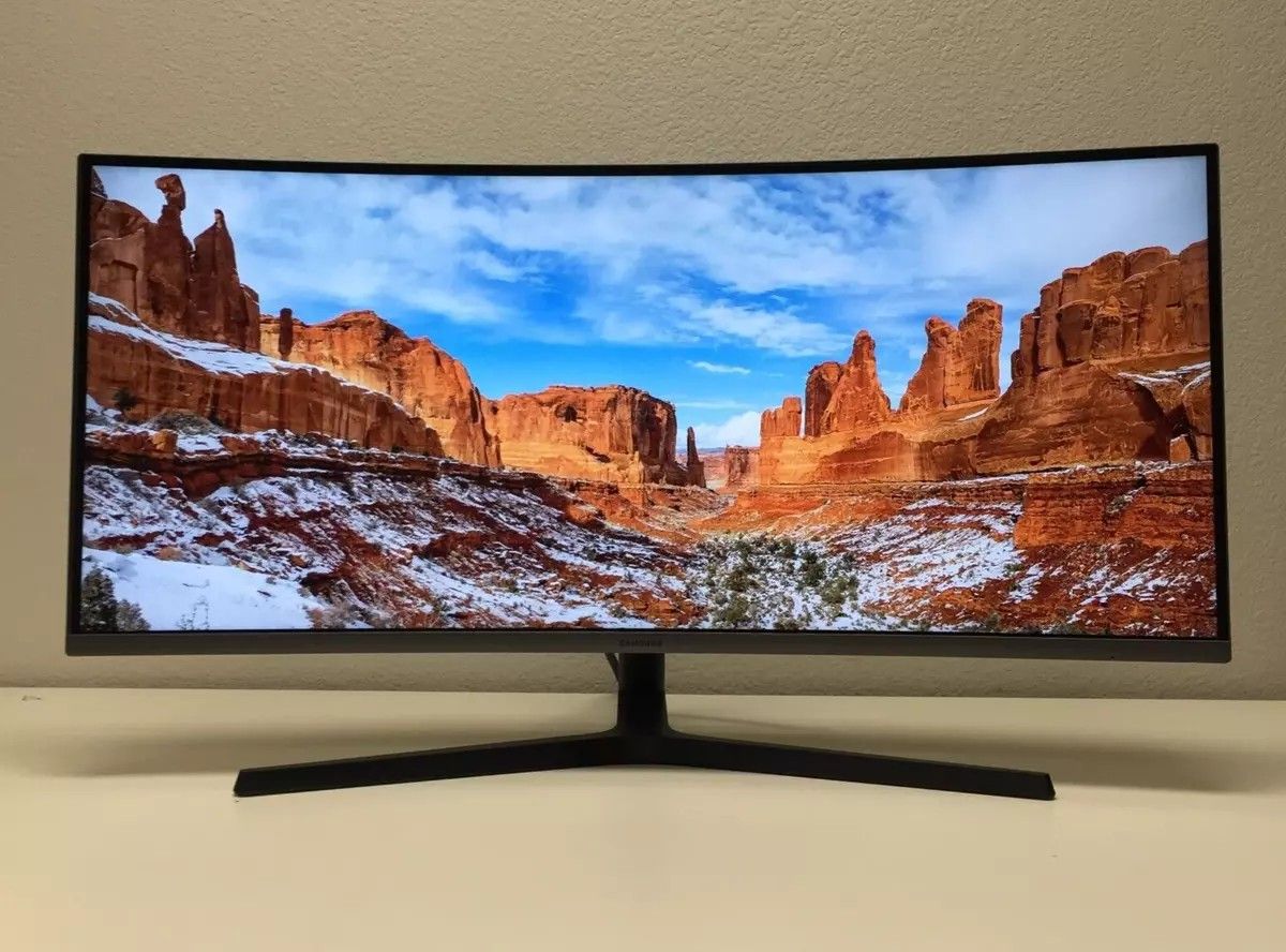 Samsung Curved 34" Gaming Monitor - Like New In Box