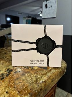 Viktor Rolf flowerbomb perfume set
