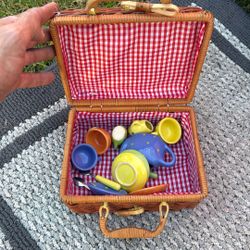 Kids Vintage Picnic Basket With Porcelain Tea Set 