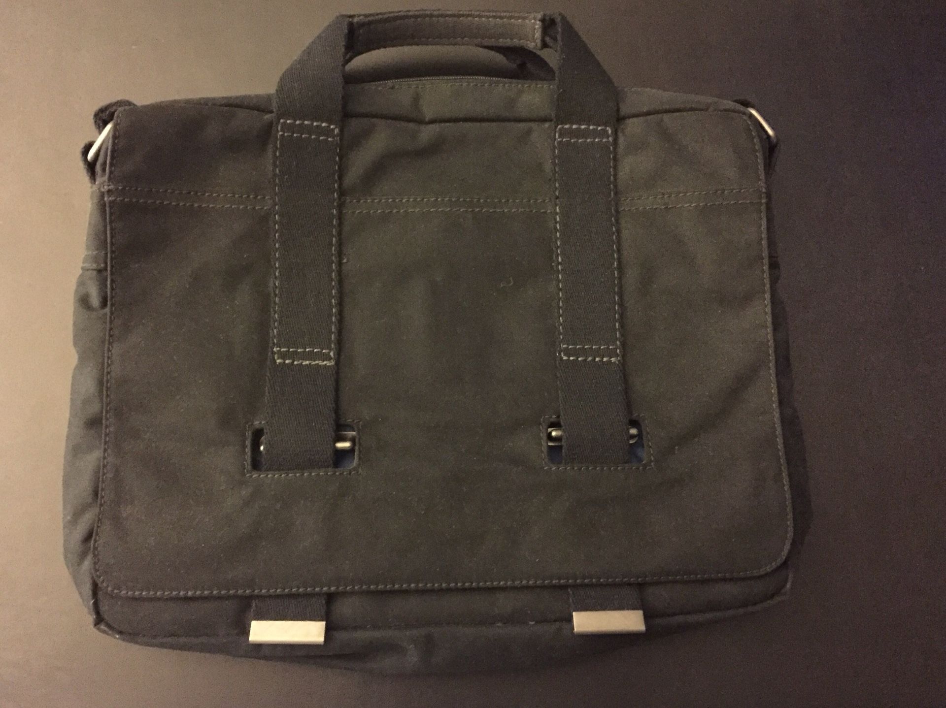 Gap messenger bag new
