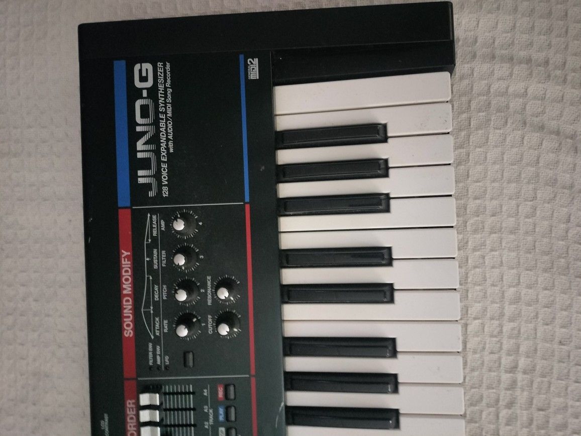 Roland Juno-G