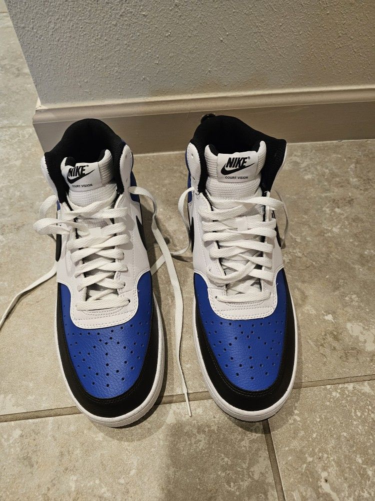 Nike mid top mens shoes. Brand new