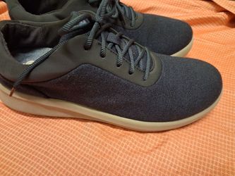 Very nice Clark's size 7 could be worn both by men or women