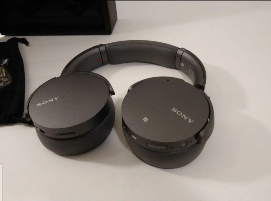 Sony bluetooth extrabass headphones