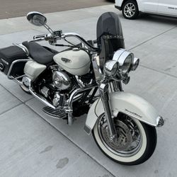 2002 Harley Davidson Road King Classic