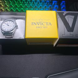 Invicta quartz dress/sport watch