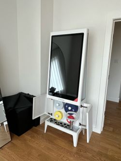 Tempo Studio Smart Home Gym – White – Full Set w/ Bench + Squat Rack – Excellent Condition