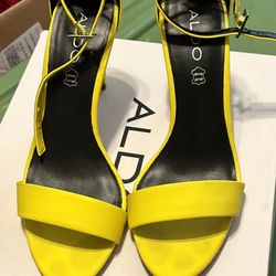 Yellow Heels Size 8   And 3.5 Inch Heel