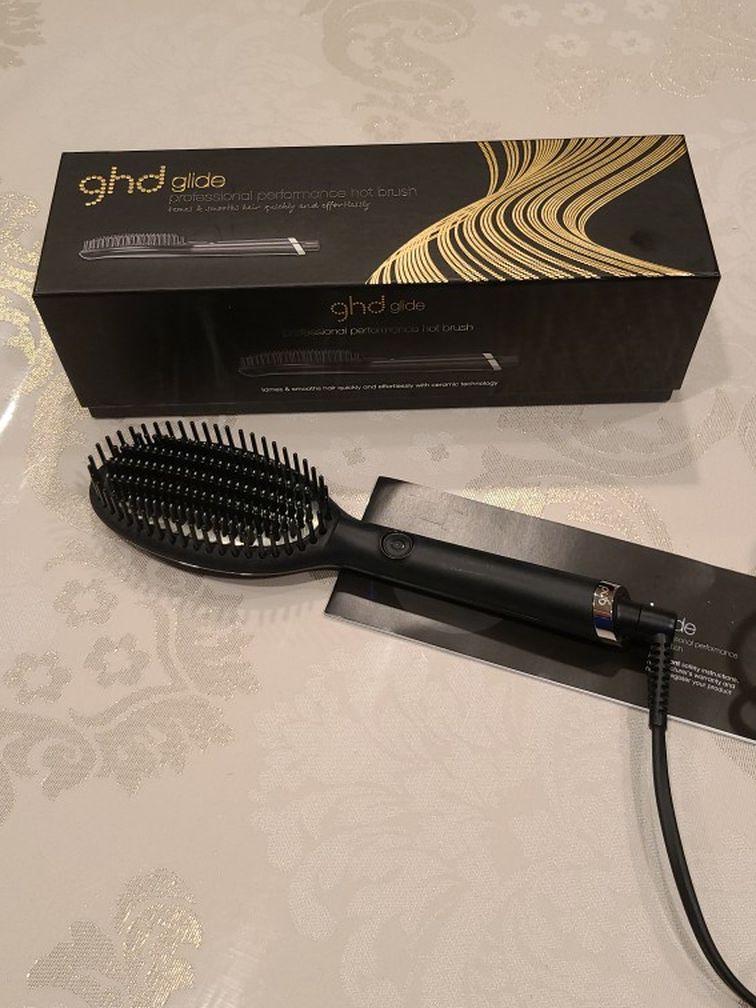 GHD Glide Professional Performance Hot Brush
