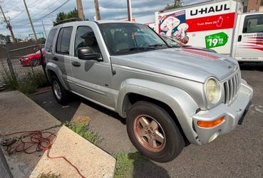 Jeep Liberty SUV Silver