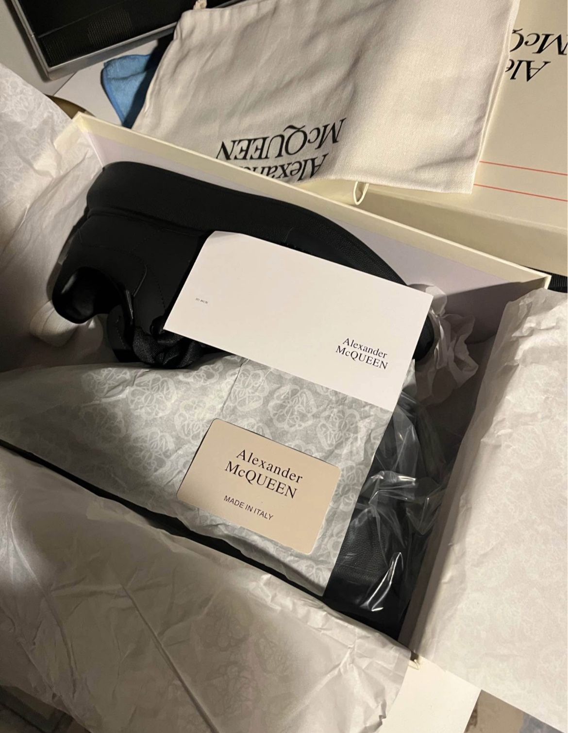 Alexander McQueen’s Sz 9