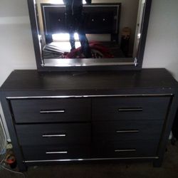 King Bed And Dresser