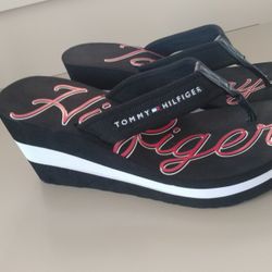 Tommy Hilfiger Size 6 Black 