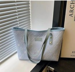 Underarm Tote Bag