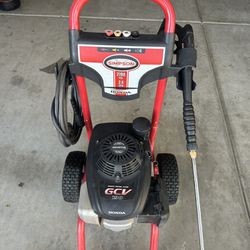 Simpson Pressure Washer 2700psi 2.4gpm Honda Motor In excellent condition