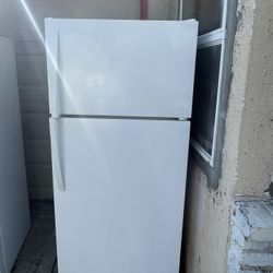 Trabaja Muy Bien Everything Works Great Refrigerator 