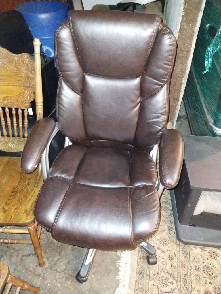 Large Leather Office Chair - Free Delivery 
